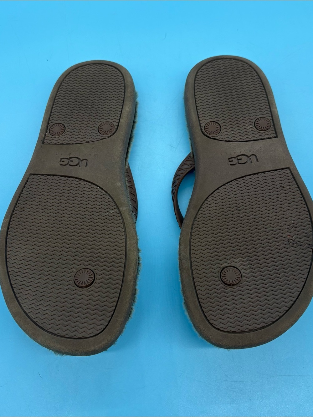 UGG Australia Fluffie Brown Sheepskin Fur Flip-Flop Sandals - Size 7 - Picture 5 of 7
